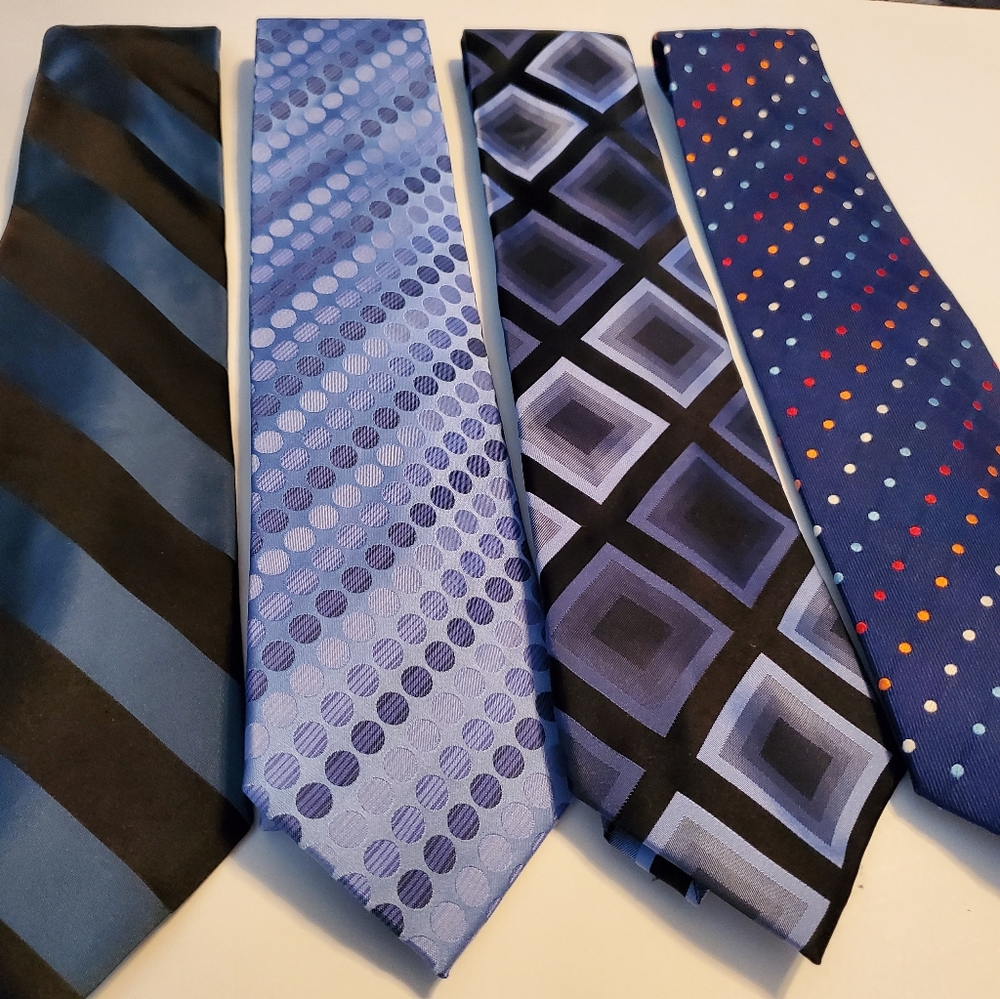 Set of 4Van Heusen Ties
